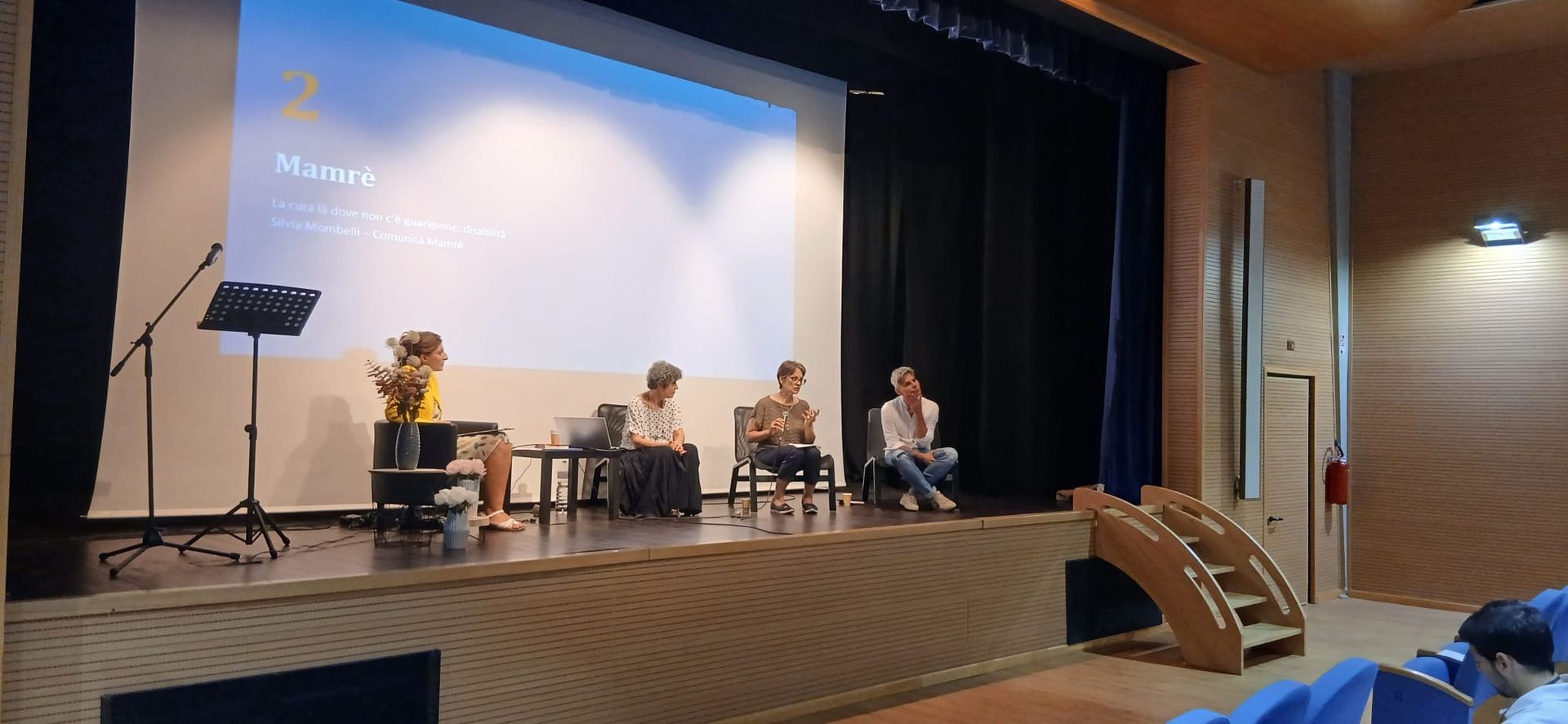 Il Portico, incontro culturale del Centro